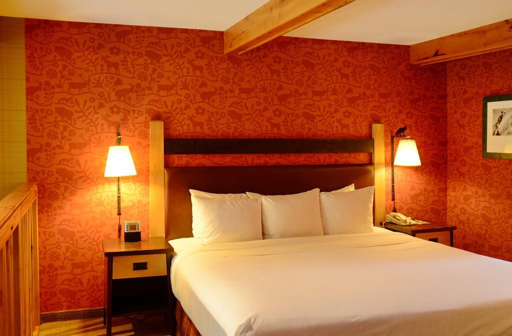 ฟอกซ์ โฮเทล แอนด์ สวีท Hotel แบมฟ์ ภายนอก รูปภาพ
